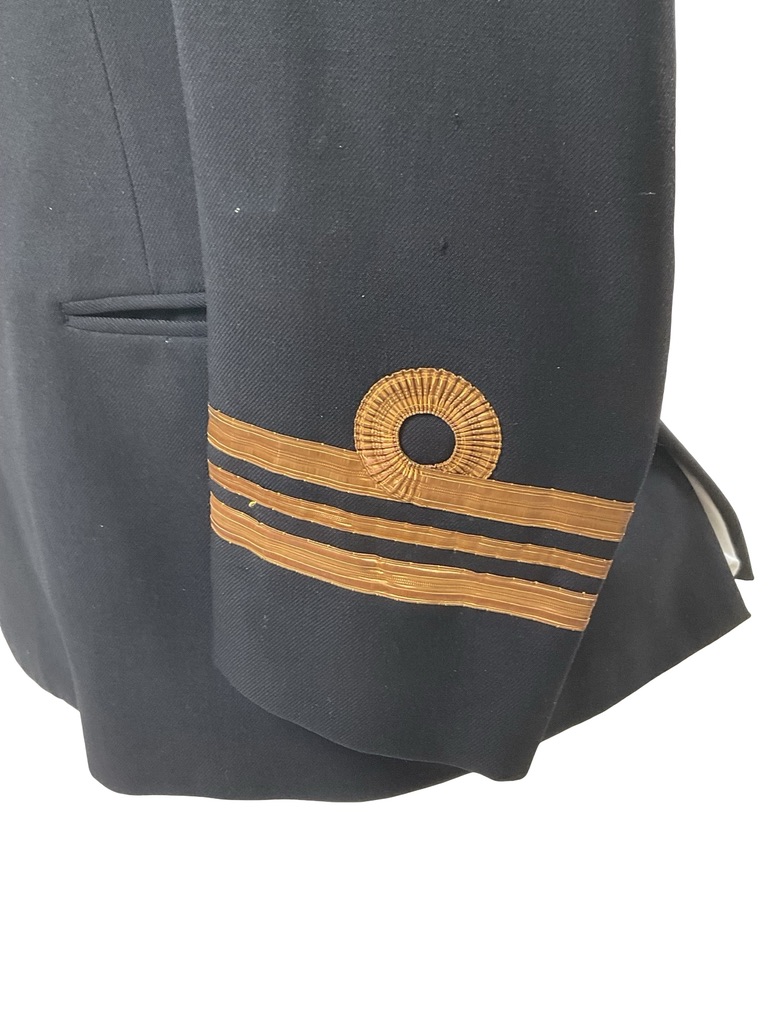 WW2 Canadian RCN Navy Officer's Service Dress Jacket Named WW2 Canadian RCN Navy Officer's Service Dress Jacket Named