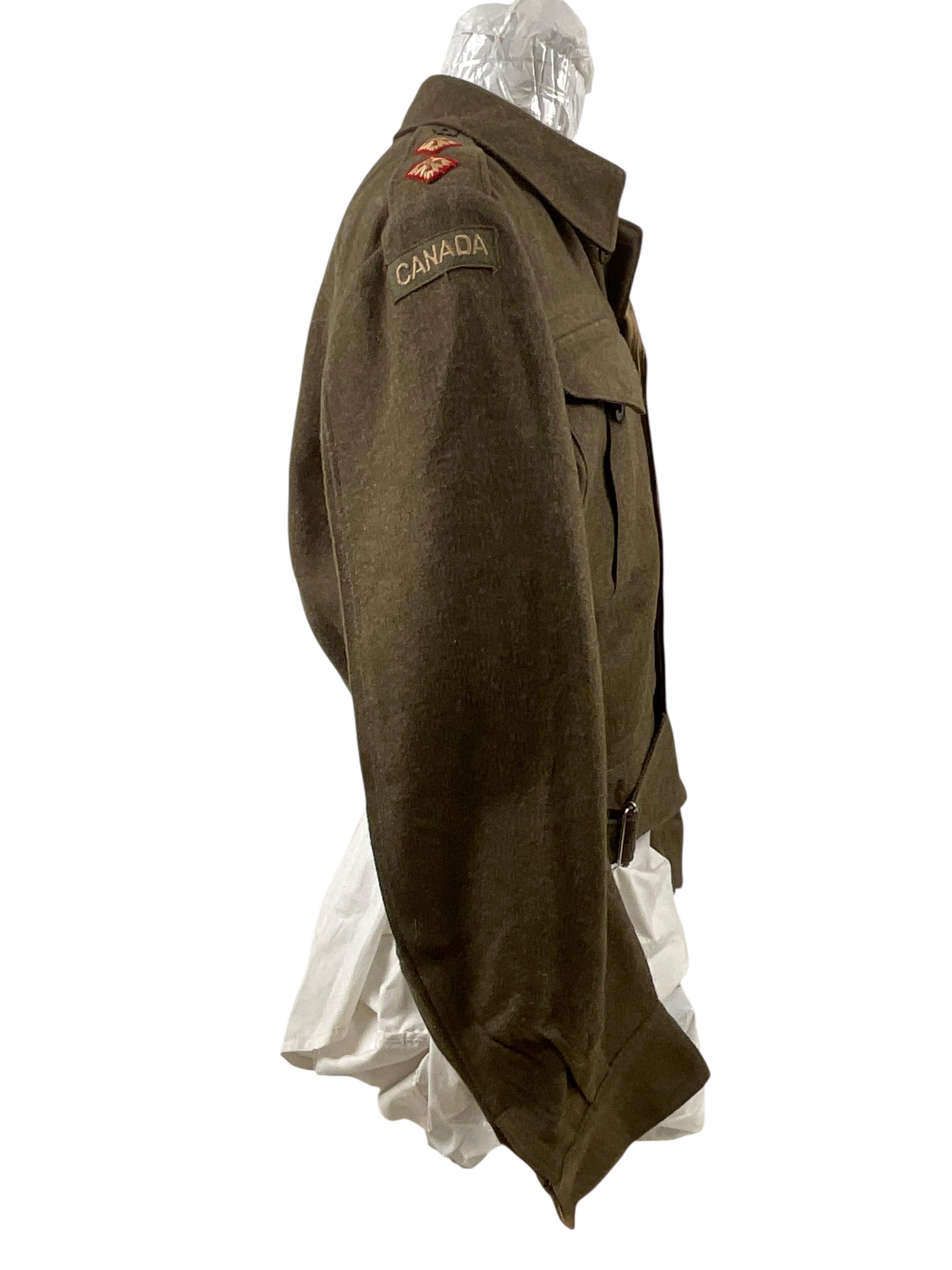 WW2 Canadian Army Officer's Battledress Jacket Size 11 Dated 1944 WW2 Canadian Army Officer's Battledress Jacket Size 11 Dated 1944