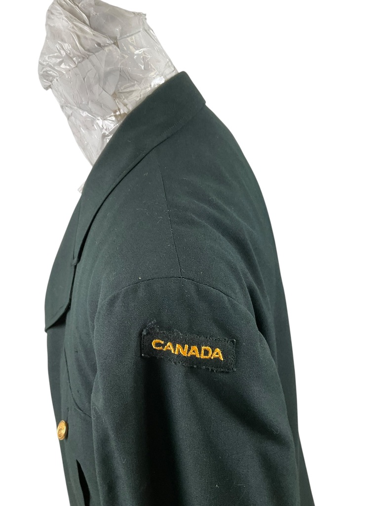 Canadian Forces Army DEU Jacket Size 7042 Canadian Forces Army DEU Jacket Size 7042