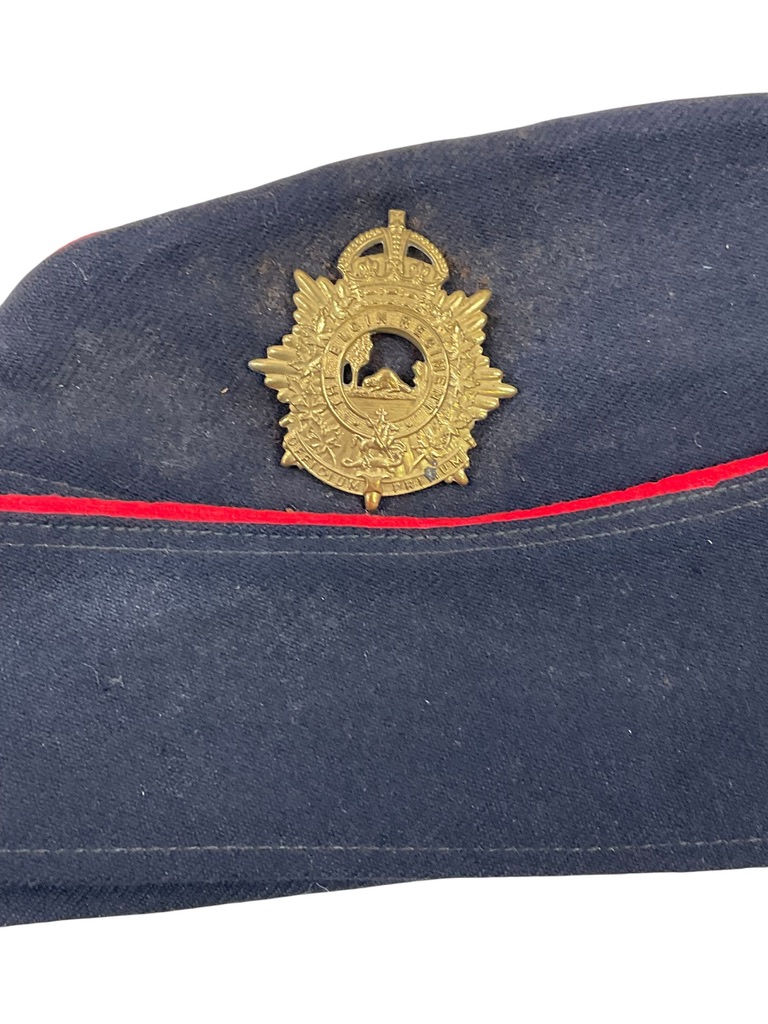 WW2 Canadian The Elgin Regiment Coloured Field Service Wedge Cap Size 7 1/4 WW2 Canadian The Elgin Regiment Coloured Field Service Wedge Cap Size 7 1/4