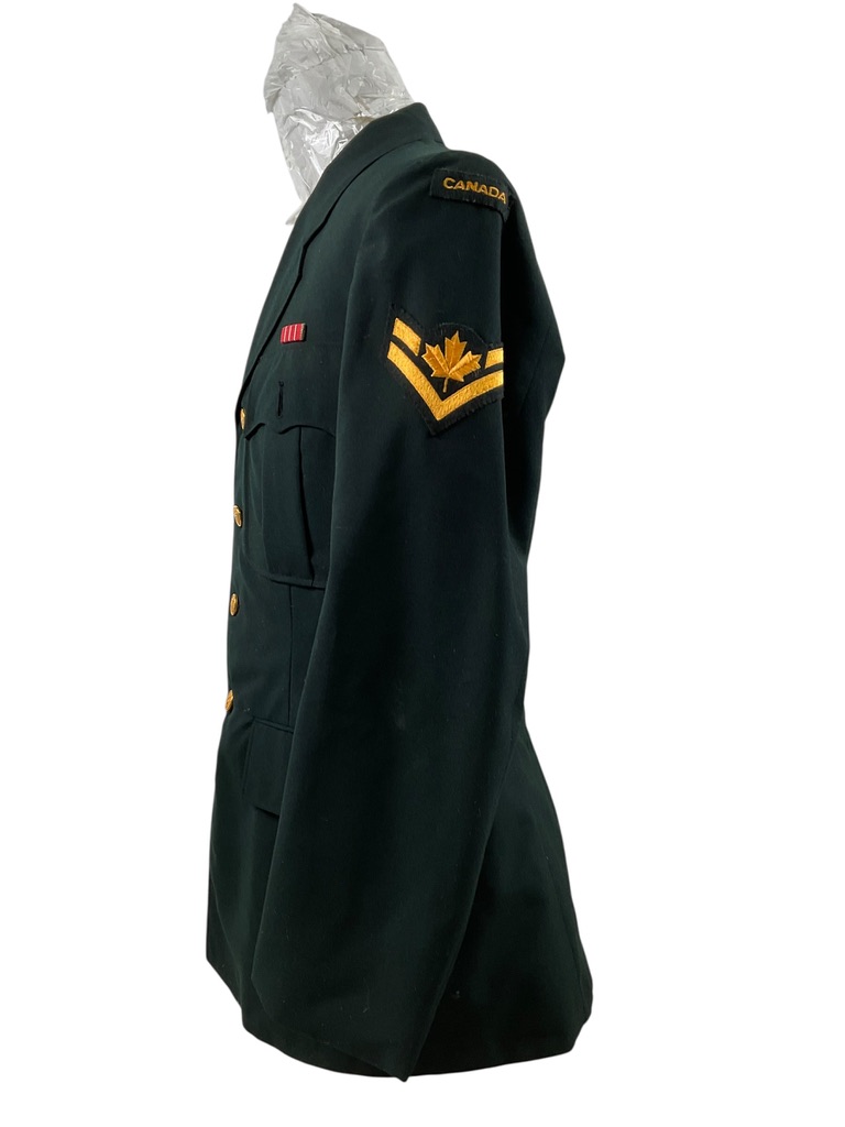 Canadian Forces Army Corporal DEU Jacket Size 7038 Canadian Forces Army Corporal DEU Jacket Size 7038