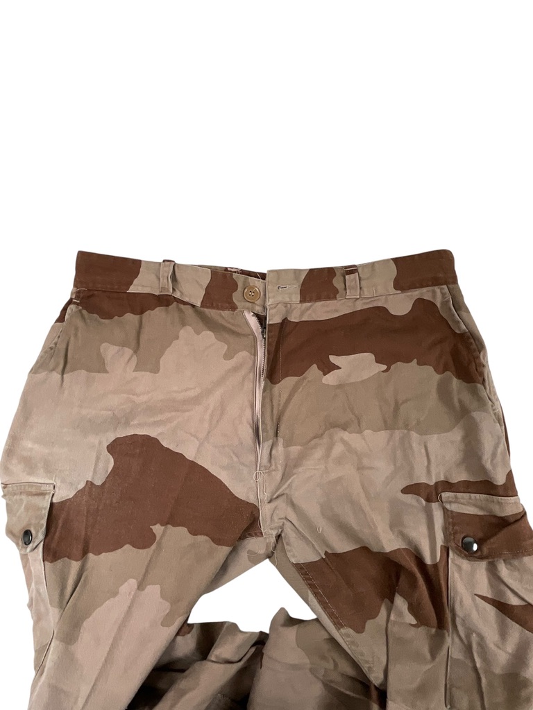 French Army Desert Camouflage Jacket Size 116 and Pants Size 104 French Army Desert Camouflage Jacket Size 116 and Pants Size 104