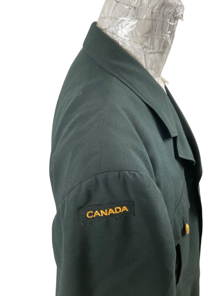 Canadian Forces Army DEU Jacket Size 7042 Canadian Forces Army DEU Jacket Size 7042