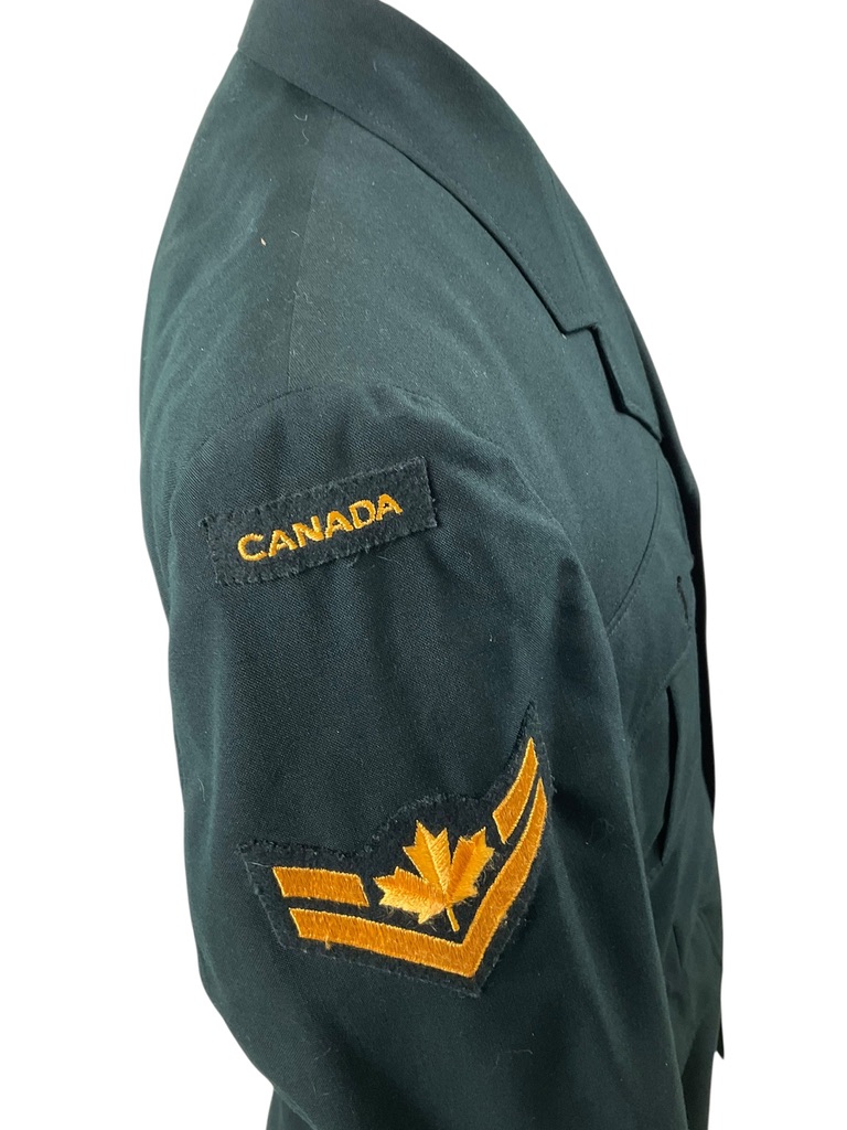 Canadian Forces Army Corporal DEU Jacket Size 7038 Canadian Forces Army Corporal DEU Jacket Size 7038