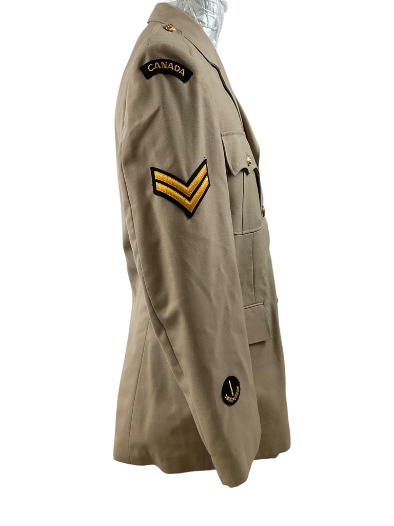 Canadian Forces Tan DEU Jacket Size 7340 Canadian Forces Tan DEU Jacket Size 7340