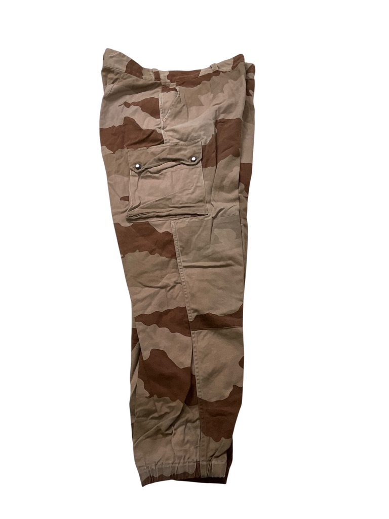 French Army Desert Camouflage Jacket Size 116 and Pants Size 104 French Army Desert Camouflage Jacket Size 116 and Pants Size 104