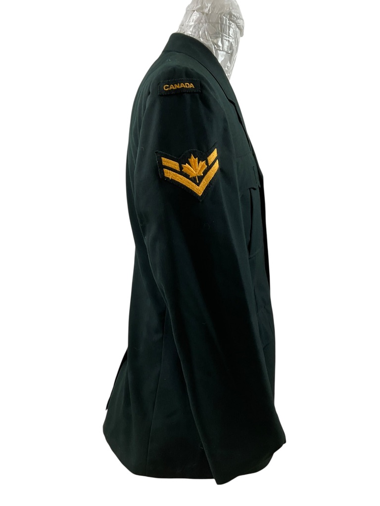Canadian Forces Army Corporal DEU Jacket Size 7038 Canadian Forces Army Corporal DEU Jacket Size 7038