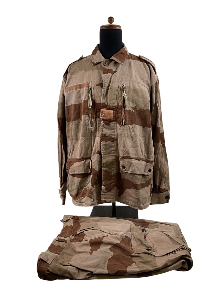 French Army Desert Camouflage Jacket Size 116 and Pants Size 104 French Army Desert Camouflage Jacket Size 116 and Pants Size 104