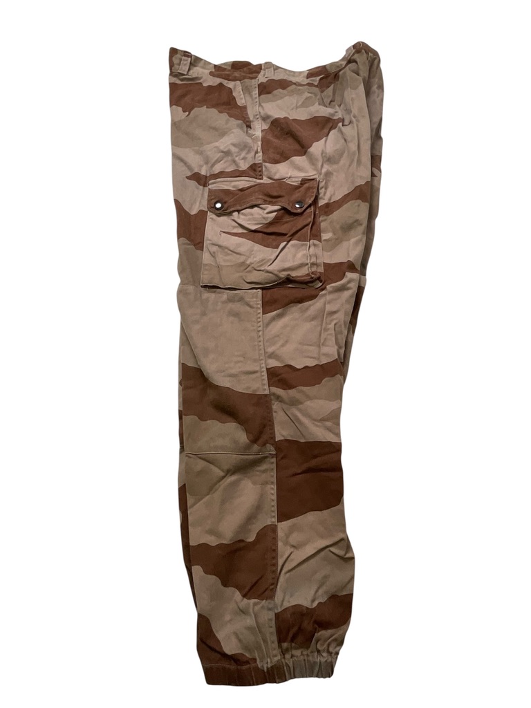 French Army Desert Camouflage Jacket Size 116 and Pants Size 104 French Army Desert Camouflage Jacket Size 116 and Pants Size 104