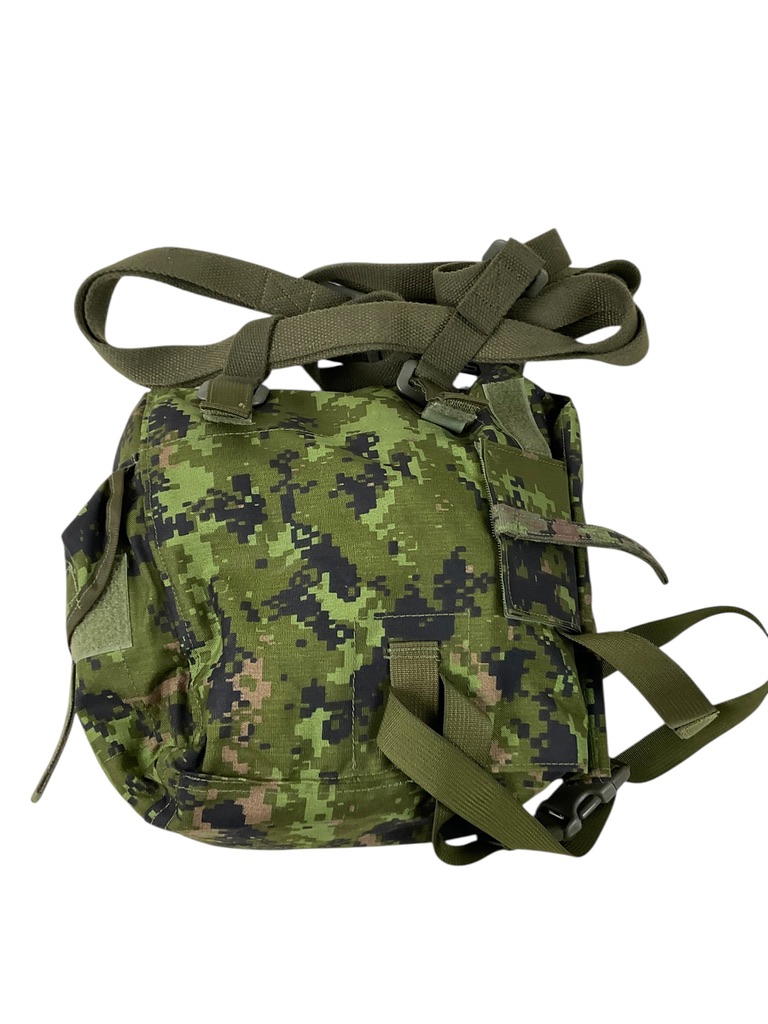 Canadian Forces C4 Respirator Size Large in TW CADPAT Bag Canadian Forces C4 Respirator Size Large in TW CADPAT Bag
