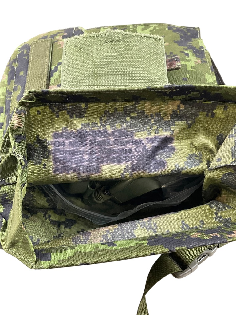 Canadian Forces C4 Respirator Size Large in TW CADPAT Bag Canadian Forces C4 Respirator Size Large in TW CADPAT Bag