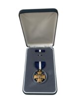 US USN Navy Cross Full Size With Medal Bar and Pin In Box of Issue